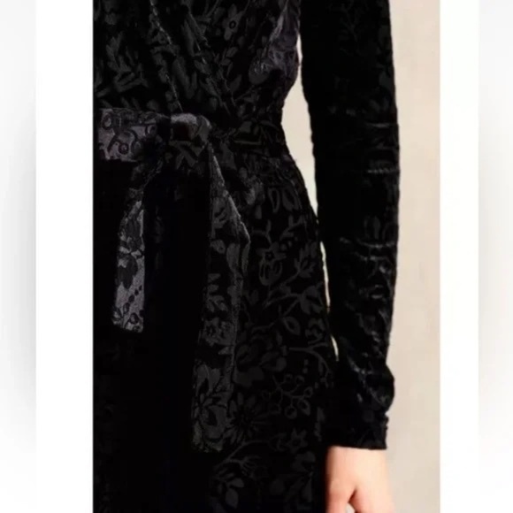 ANTHROPOLOGIE Saylor The Rebecca Black Velvet Floral Burnout Belted Romper 31861 - Picture 4 of 13